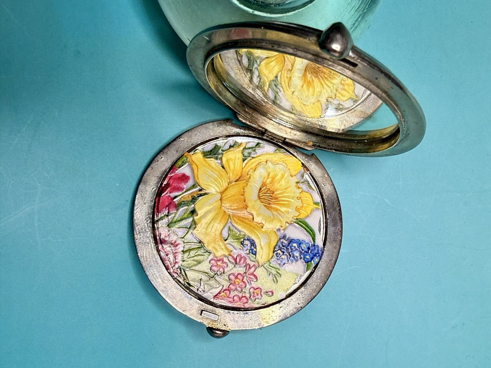 Vintage Silver Tone Floral Powder Compact Mirror Daffodil Art Nouveau5