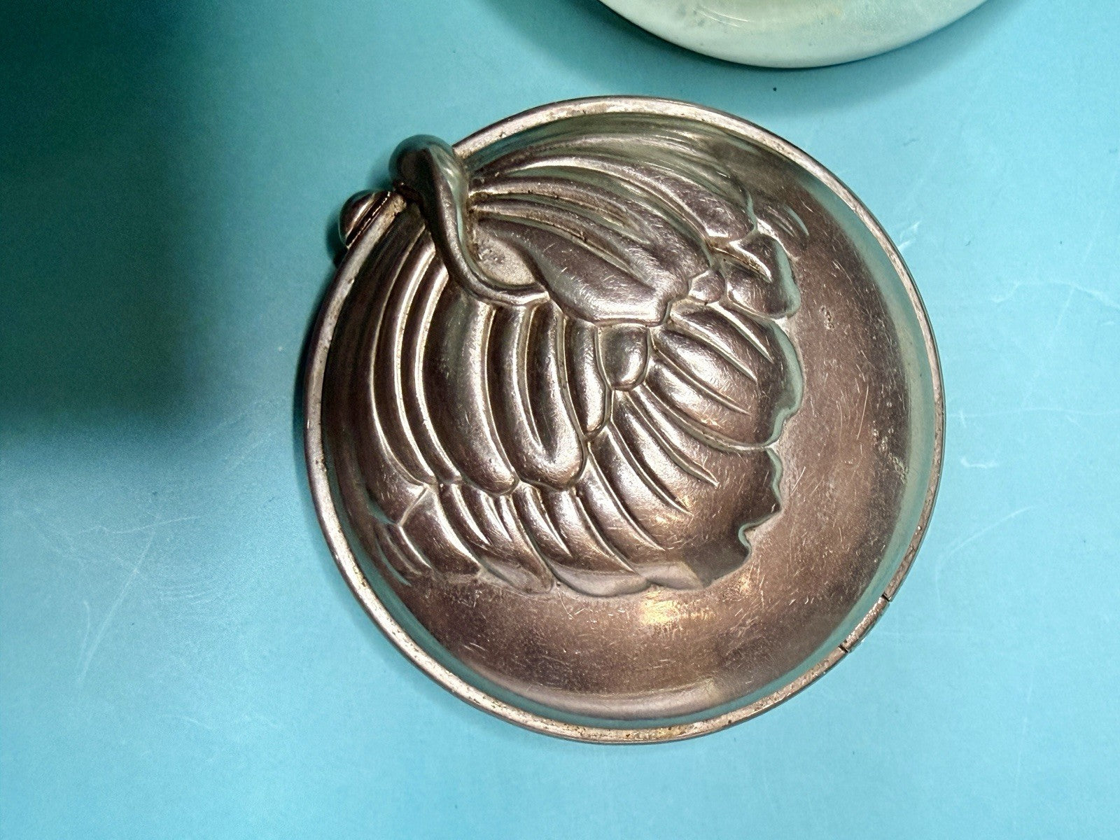 Vintage Silver Tone Floral Powder Compact Mirror Daffodil Art Nouveau4