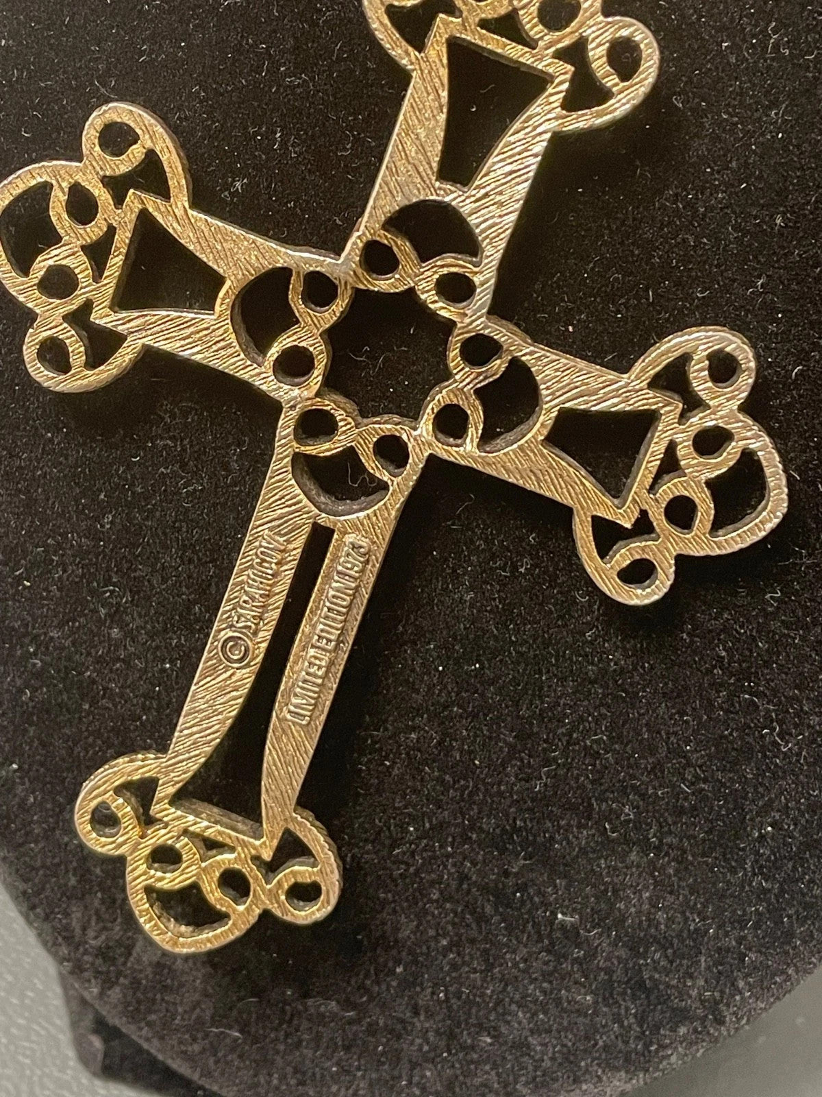 Vintage 1973 Sarah Coventry Limited Edition Gold Tone Ornate Cross Necklace 26”6