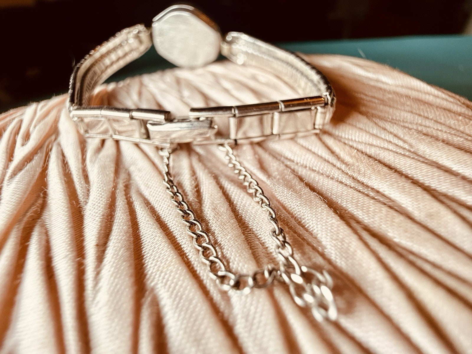 Antique Helbros Swiss Ladies Watch 7 Jewel Teardrop Case Art Deco c.19406