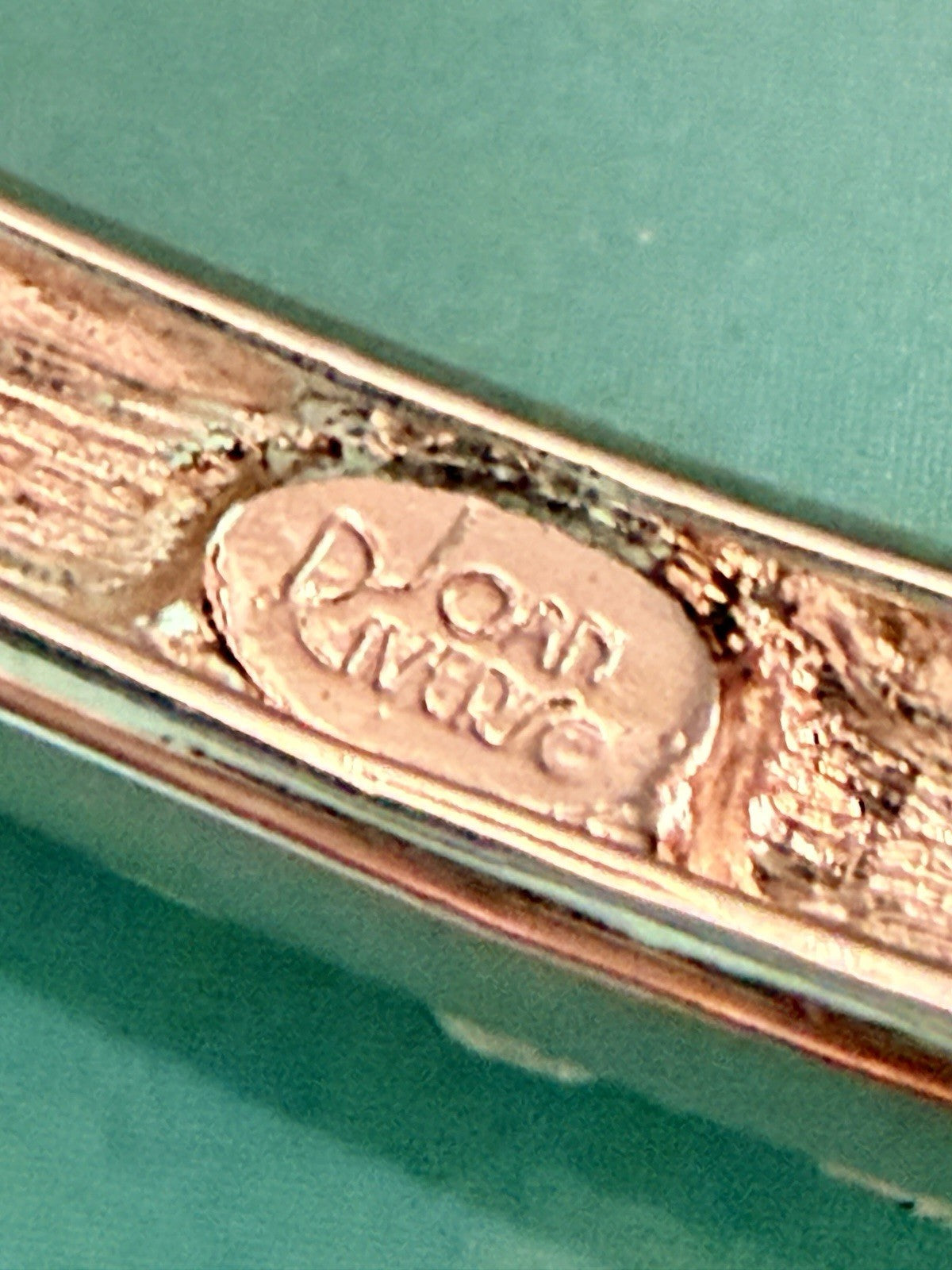 Joan Rivers Silver Tone Crystal Hinged Bangle Bracelet 7.5” Designer2