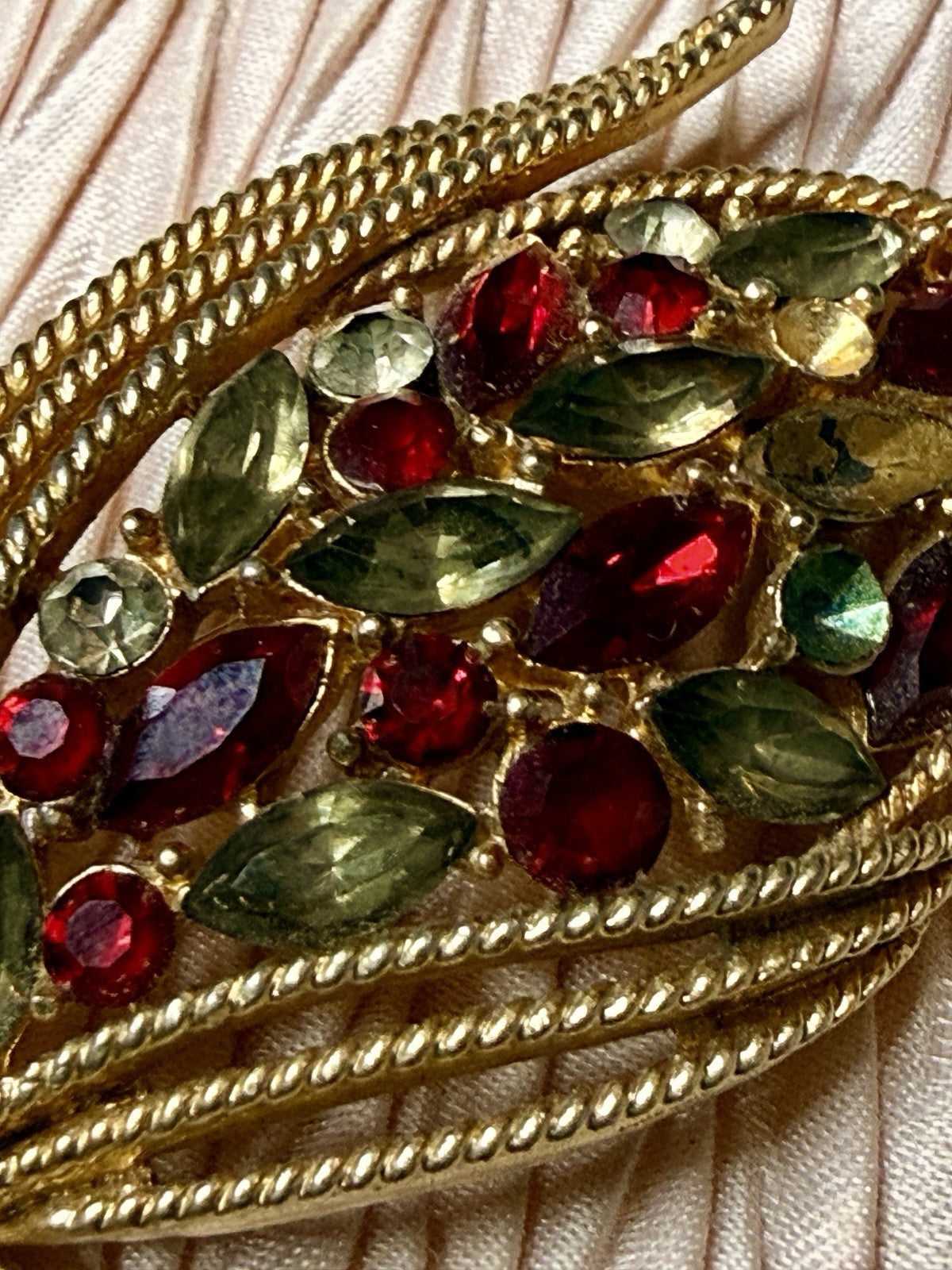 Vintage Gold Tone Rhinestone Leaf Brooch Red Green Crystal Mid Century4