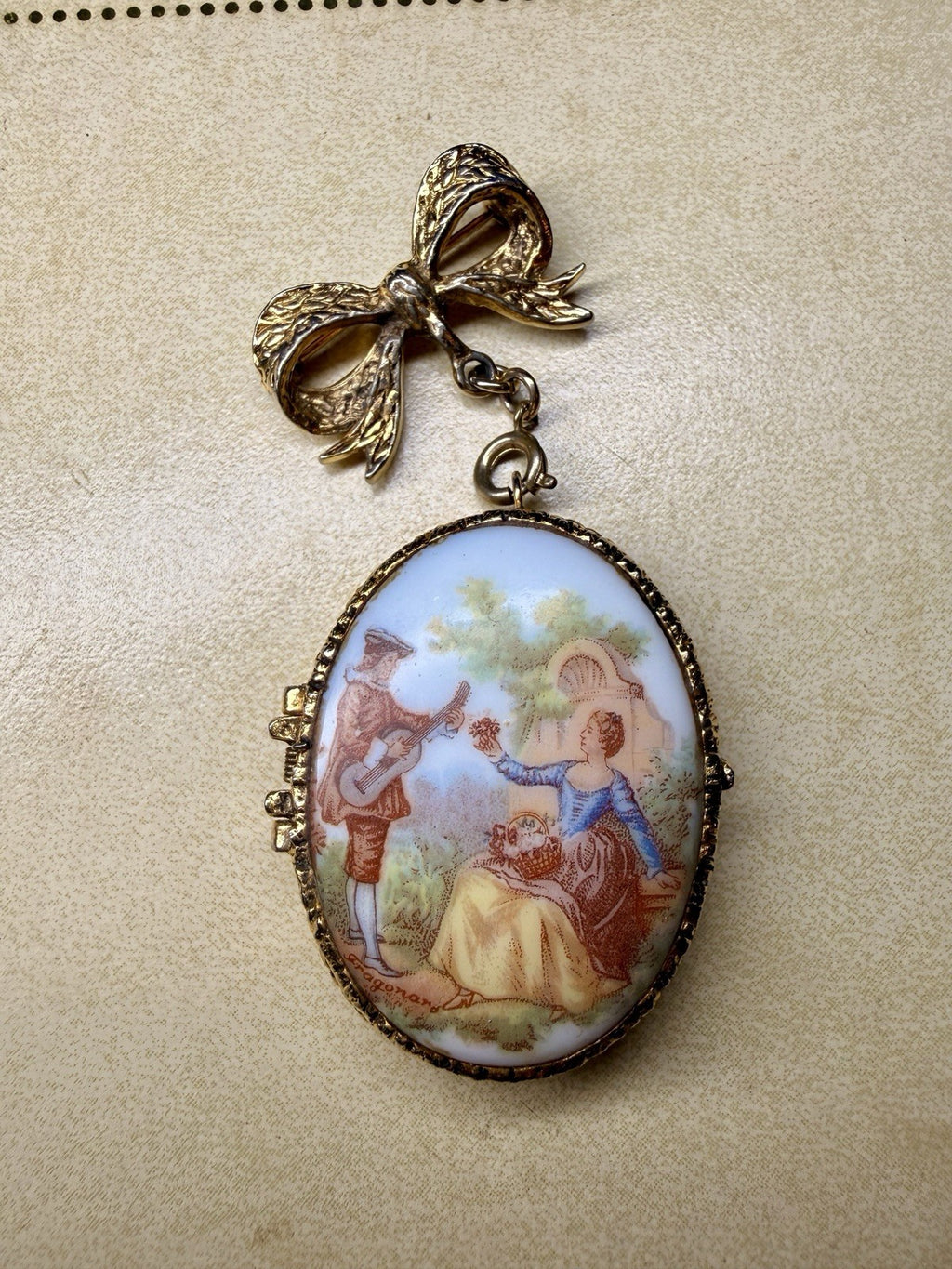 Mary Chess Perfume Pendant Brooch – Chess Queen – Porcelain Courting Scene4