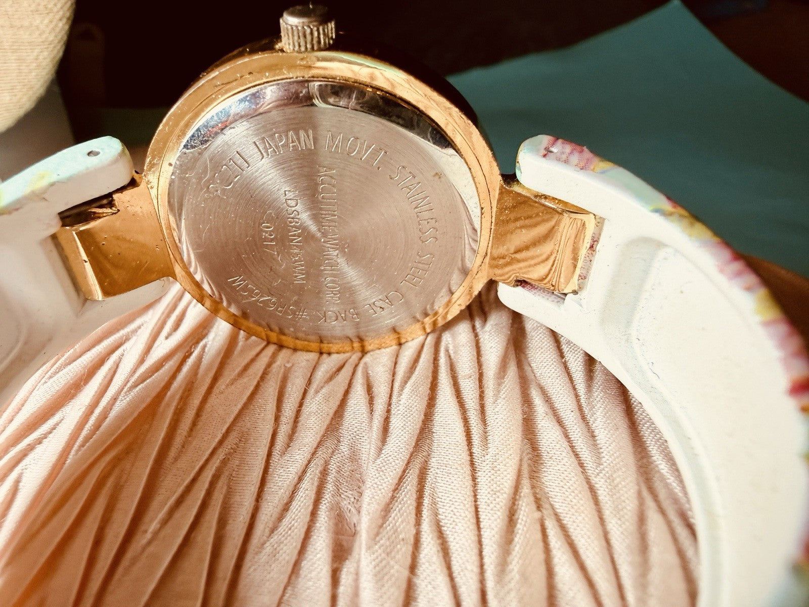 Vintage Floral Cuff Watch Gold Tone Crystal Bezel Women’s Estate Japan Movement4