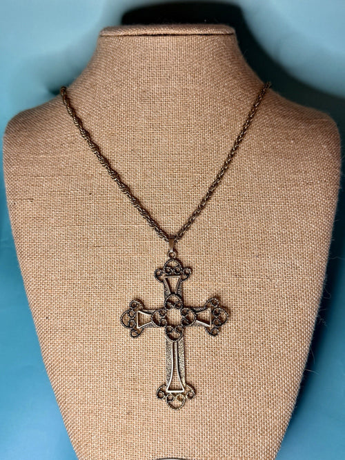 Vintage 1973 Sarah Coventry Limited Edition Gold Tone Ornate Cross Necklace 26”0