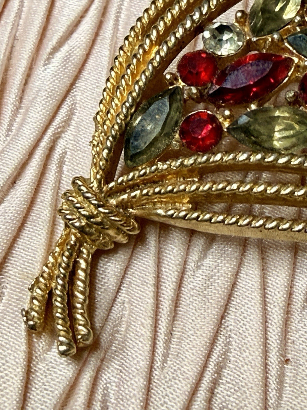 Vintage Gold Tone Rhinestone Leaf Brooch Red Green Crystal Mid Century3