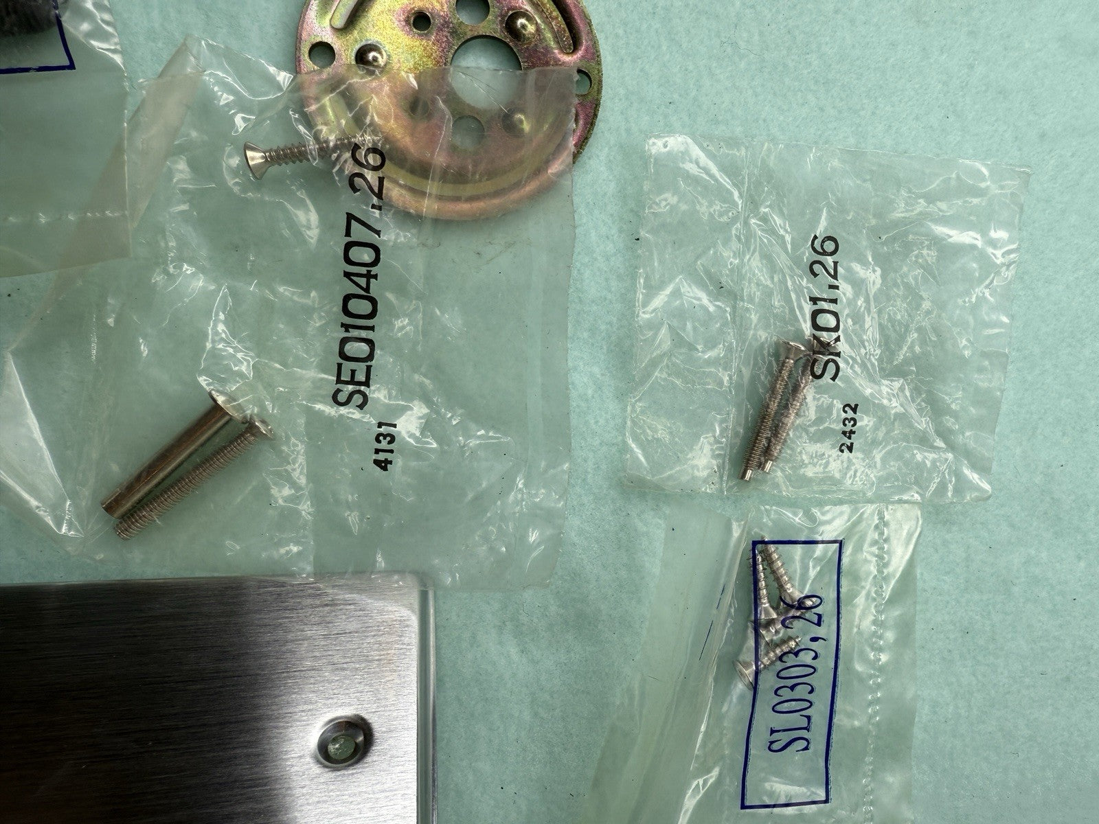 Weiser Lock Modern Kim Entry Handleset Deadbolt Satin Nickel LI7410 TKC New Box3