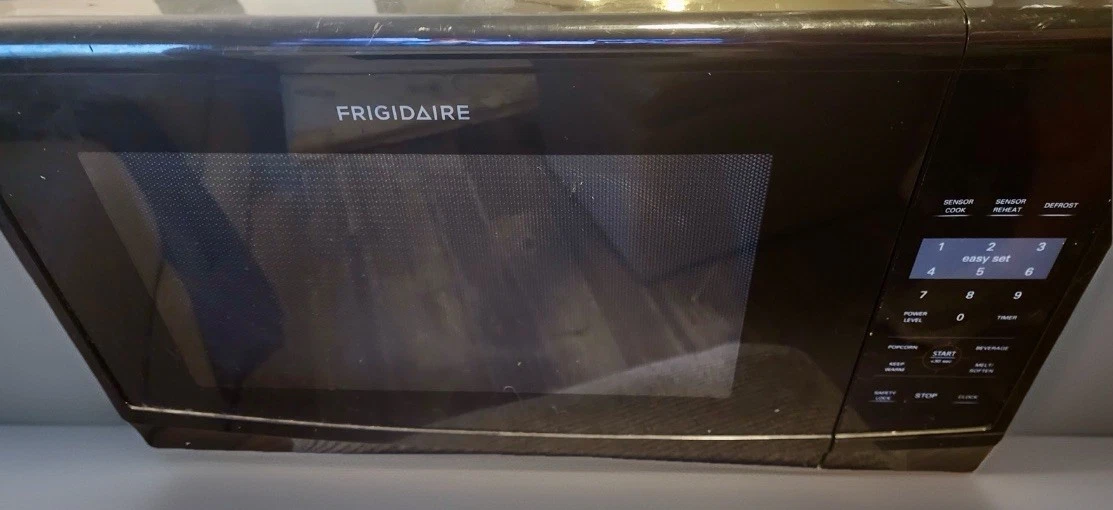 Frigidaire 2.2 Cu Ft Countertop Microwave FFCE2238LB | 1200W | Black | Sensor Cook