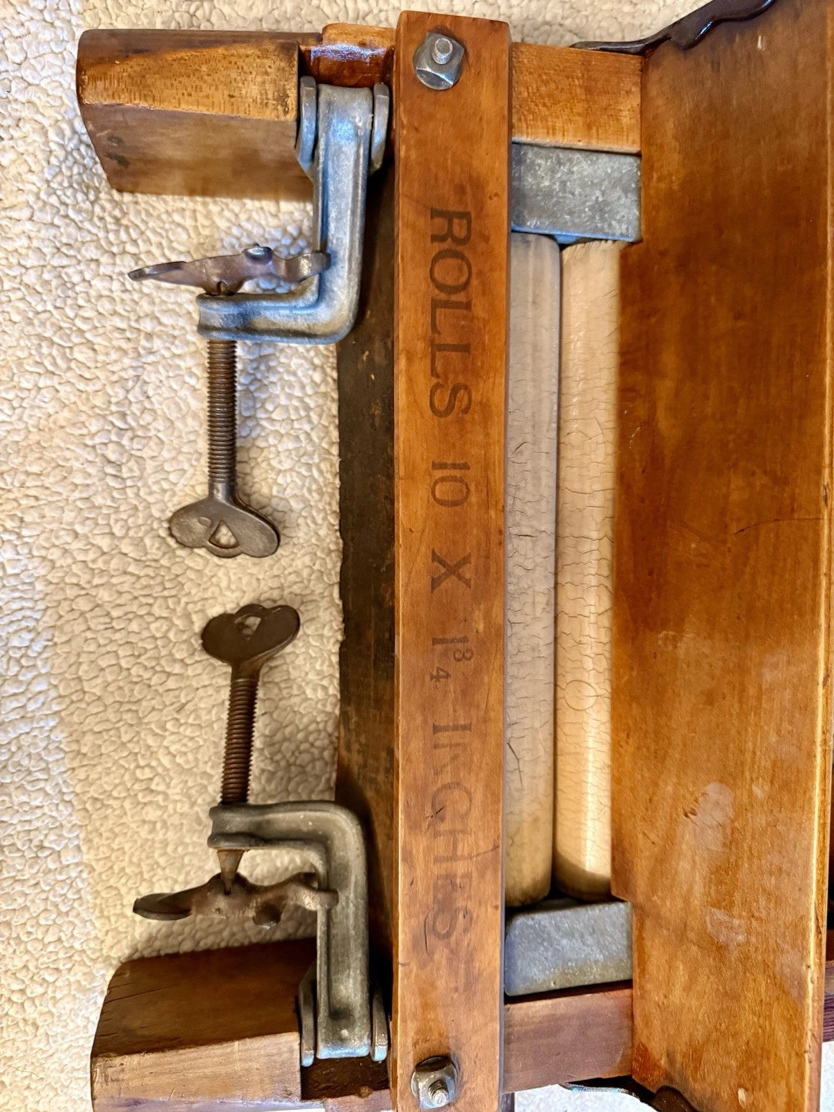 Antique Anchor Brand Clothes Wringer No. 691,  Cast Iron Primitive Laundry Tool