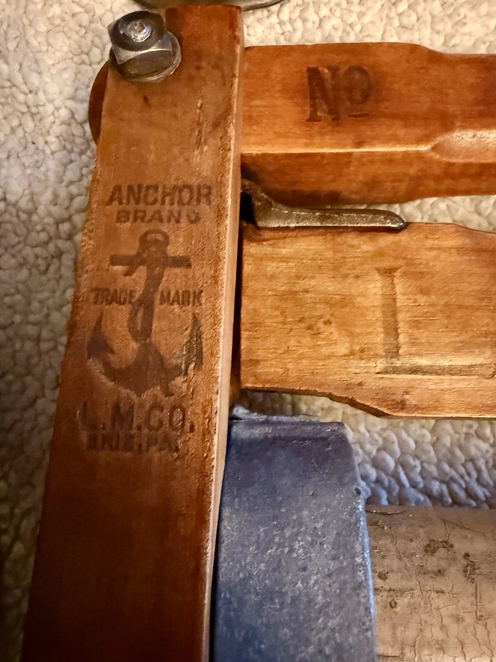 Antique Anchor Brand Clothes Wringer No. 691,  Cast Iron Primitive Laundry Tool