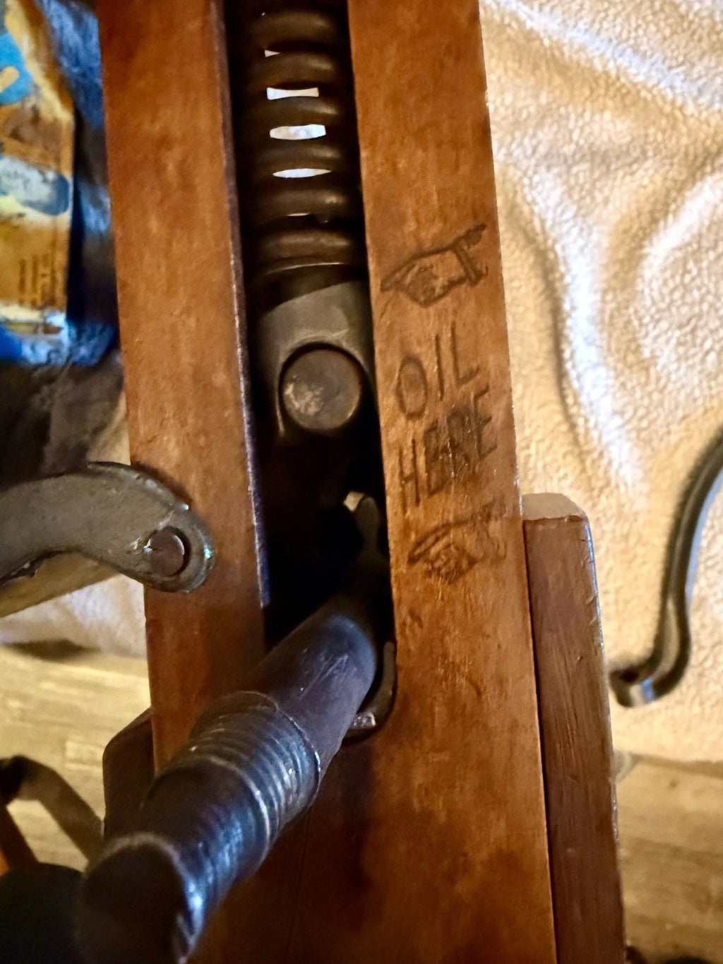 Antique Anchor Brand Clothes Wringer No. 691,  Cast Iron Primitive Laundry Tool