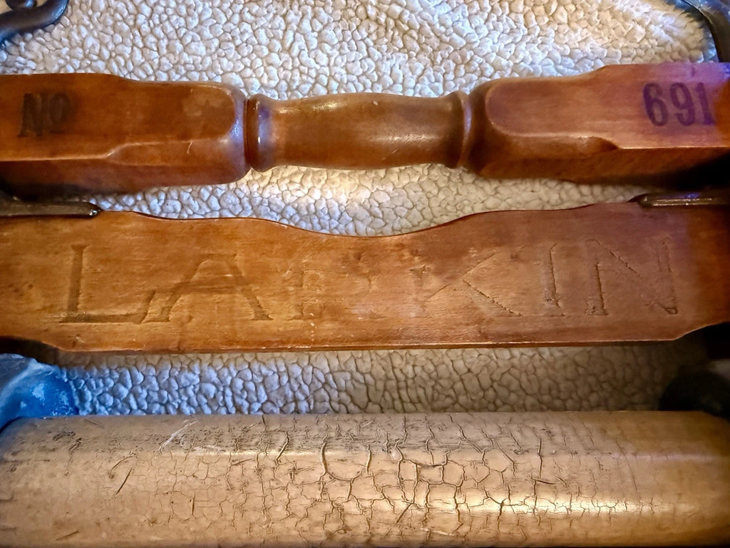 Antique Anchor Brand Clothes Wringer No. 691,  Cast Iron Primitive Laundry Tool